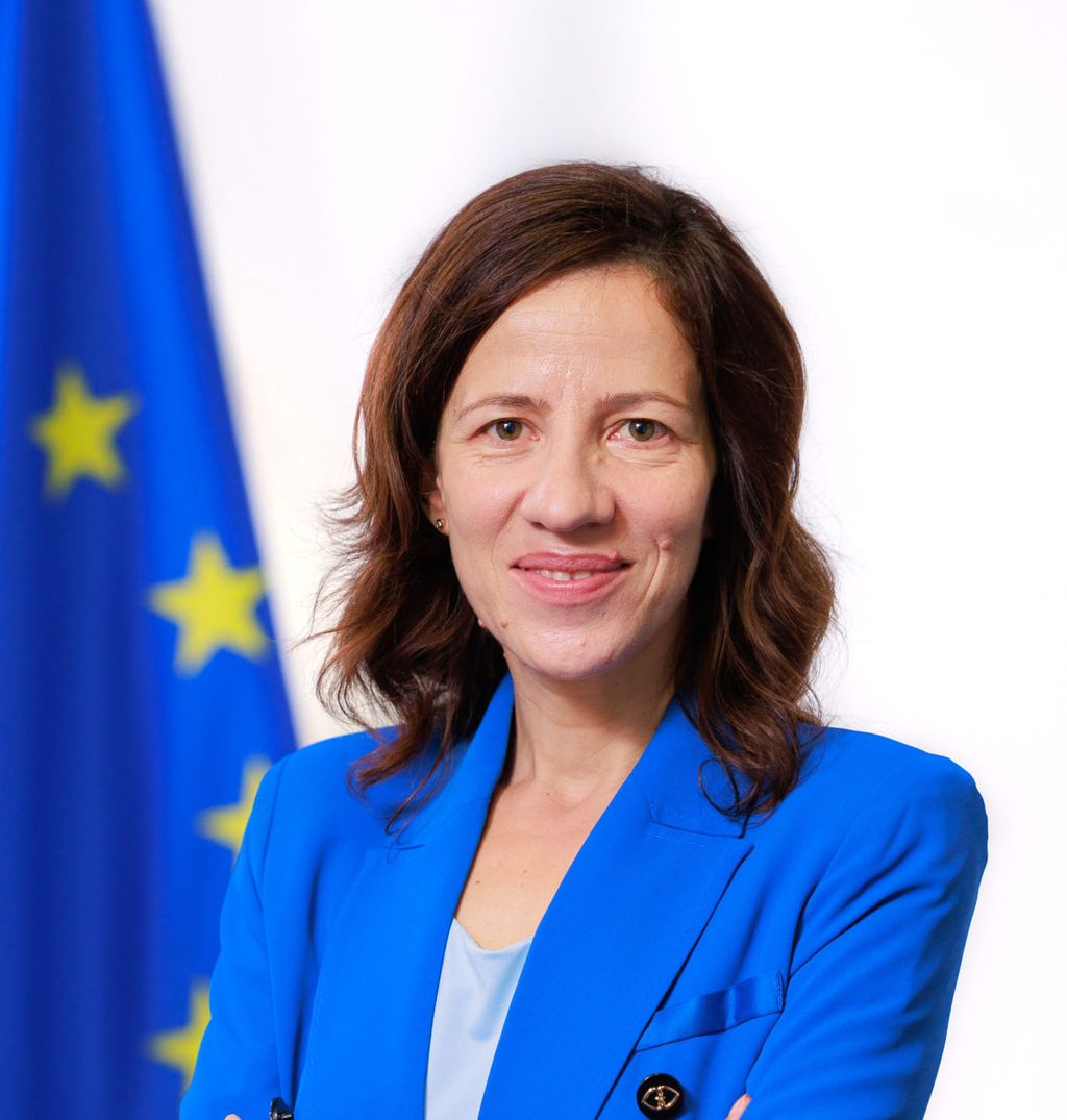 Roxana-Minzatu