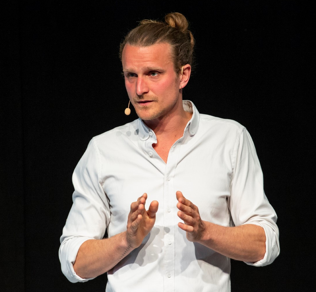 Alexander Holm Environmental journalist, radio host, columnist and creator of Den Dyriske Time