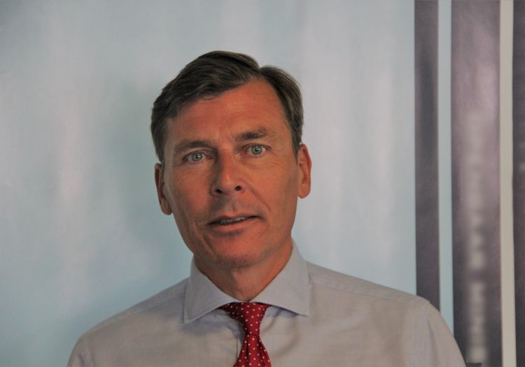 alexander van_dam