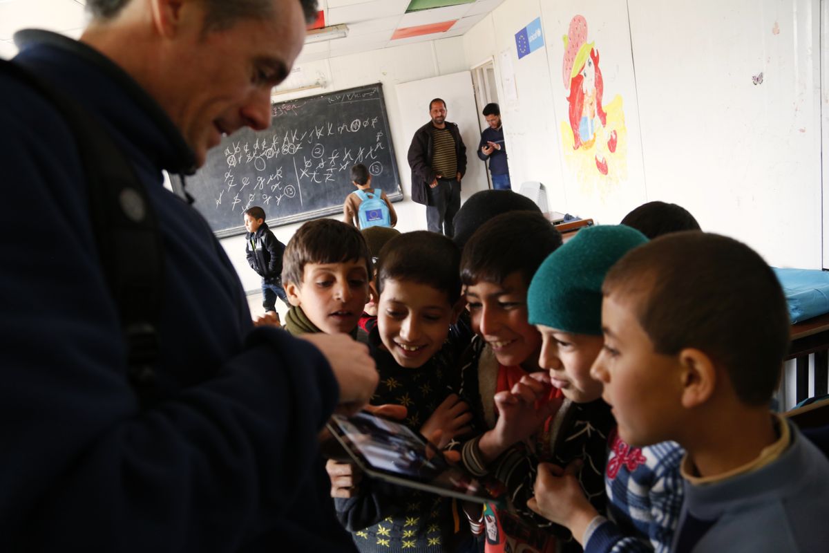 How can technology help in the refugee crisis?