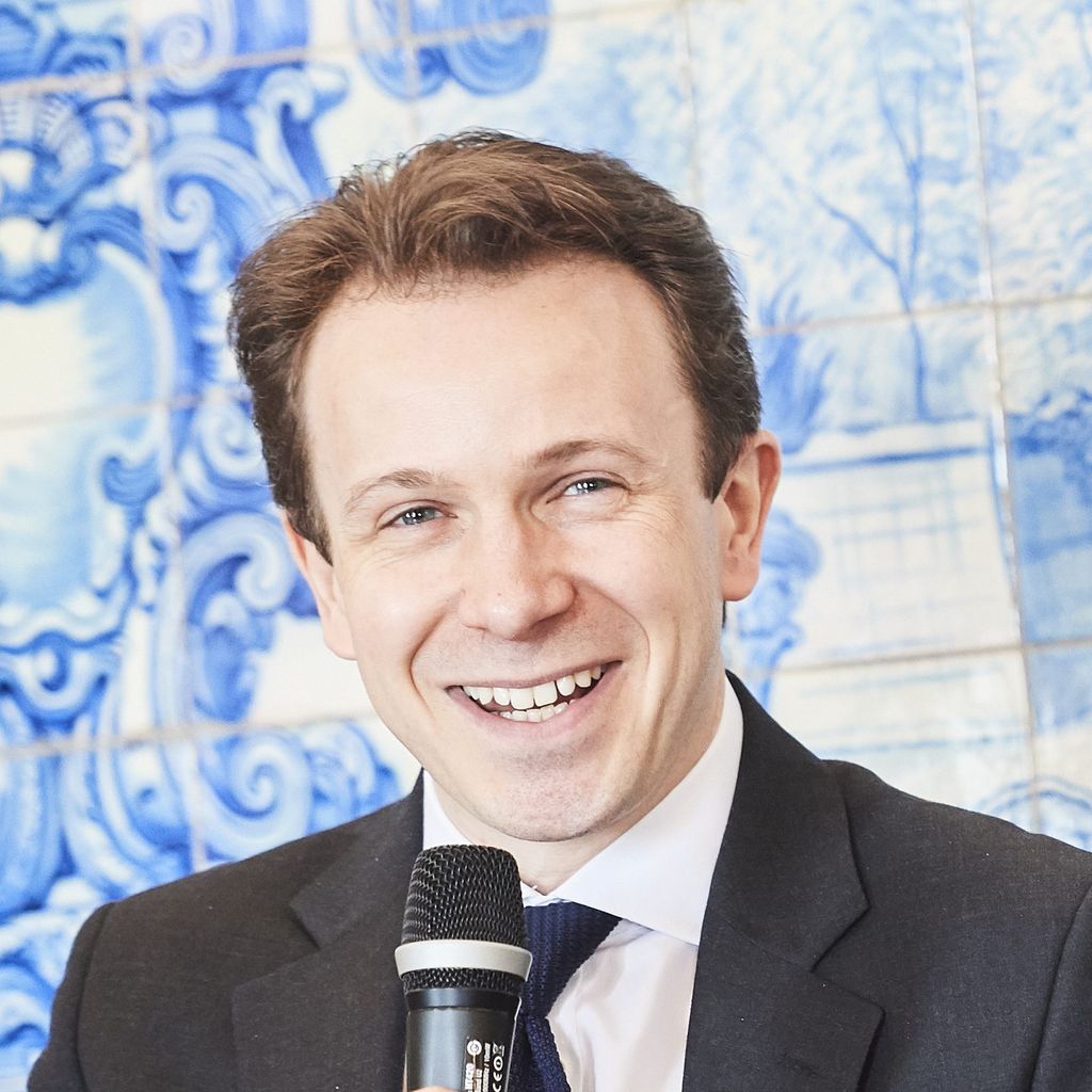 Photo of Tim Oliver