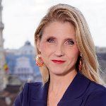 Photo of Teri Schultz